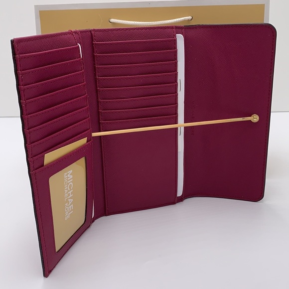 MICHAEL KORS JET SET TRAVEL LG TRIFOLD MAGENTA - Picture 11 of 16